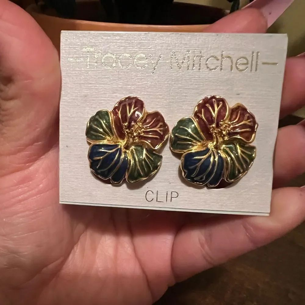 🆕 VINTAGE TRACEY MITCHELL FLOWER CLIP EARRINGS